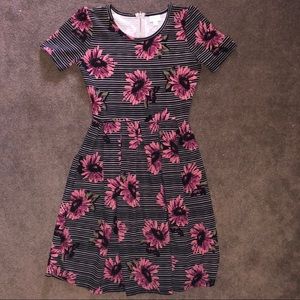 LuLaRoe Medium Floral Amelia